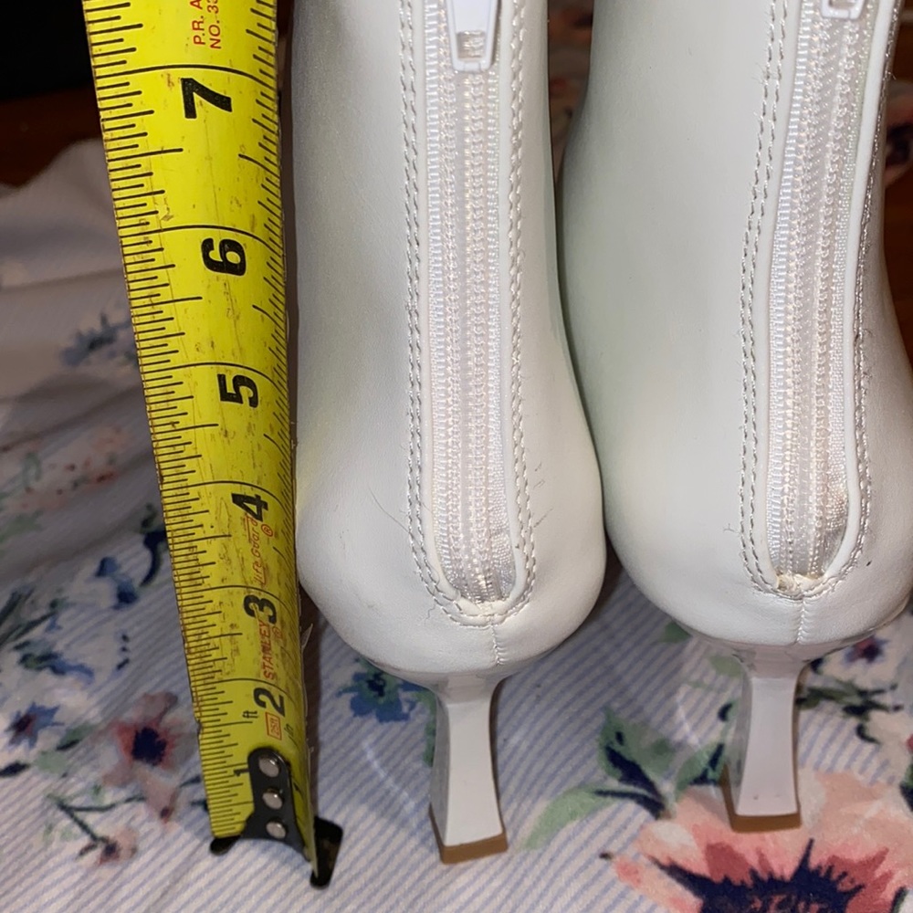 Lulu’s White Booties - Picture 7 of 10